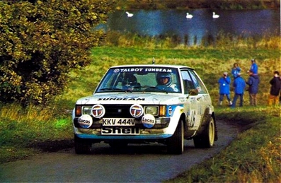 Henri Toivonen - Paul White
29º Lombard Rac Rally 1980. Talbot Lotus Sunbeam (KKV 444V). Clasificado 1º.

Henri tenía 24 años.
Esta victoria supuso entre otras cosas ser el piloto mas joven en ganar una prueba del Mundial de Rallyes, record que mantuvo en su poder durante 28 años, hasta que su compatriota Jari-Matti Latvala le superó al ganar el Rallye de Suecia 2008 con sus 22 años y 313 días.

Del 16 al 19 de Noviembre, Bath, Inglaterra.
Superficie: asfalto - tierra.

El Rally tenia un total de 2896 km de los que 708.09 km divididos en 70 tramos eran especiales, (3 de ellas fueron canceladas SS10 Kilburn de 3.06 Km, SS18 Guisborough de 7.24 Km y SS19 Ingleby de 4.02 Km).

Se inscribieron 150 equipos. tomaron la salida 142, finalizaron 48.@
Palabras clave: Henri_Toivonen;Paul_White;Talbot;Sunbeam;Lotus;Gran_Bretaña;1980;RAC_Rally