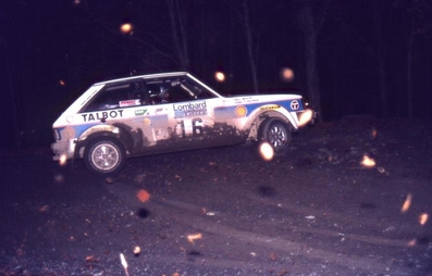 Henri Toivonen - Paul White
29º Lombard Rac Rally 1980. Talbot Lotus Sunbeam (KKV 444V). Clasificado 1º.

Henri tenía 24 años.
Esta victoria supuso entre otras cosas ser el piloto mas joven en ganar una prueba del Mundial de Rallyes, record que mantuvo en su poder durante 28 años, hasta que su compatriota Jari-Matti Latvala le superó al ganar el Rallye de Suecia 2008 con sus 22 años y 313 días.

Del 16 al 19 de Noviembre, Bath, Inglaterra.
Superficie: asfalto - tierra.

El Rally tenia un total de 2896 km de los que 708.09 km divididos en 70 tramos eran especiales, (3 de ellas fueron canceladas SS10 Kilburn de 3.06 Km, SS18 Guisborough de 7.24 Km y SS19 Ingleby de 4.02 Km).

Se inscribieron 150 equipos. tomaron la salida 142, finalizaron 48.@
Palabras clave: Henri_Toivonen;Talbot;Lotus;Gran_Bretaña;1980;RAC_Rally