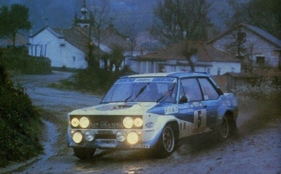 Walter Röhrl - Christian Geistdörfer
14º Rally de Portugal Vinho do Porto 1980. Fiat 131 Abarth (TO R92448). Clasificado 1º.

Del 4 al 9 de Marzo, Estoril, Portugal.
Superficie: asfalto - tierra.

El Rally tenia un total de 2641.4 km de los que 673.50 km divididos en 47 tramos eran especiales.

Tomaron la salida 101 equipos, finalizaron 16.@
Palabras clave: Walter_Röhrl;Fiat;Abarth;Portugal;1980