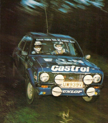 Hannu Mikkola - Arne Hertz
29º Lombard Rac Rally 1980. Ford Escort RS1800 MKII (EUW 939V). Clasificado 2º.

Del 16 al 19 de Noviembre, Bath, Inglaterra.
Superficie: asfalto - tierra.

El Rally tenia un total de 2896 km de los que 708.09 km divididos en 70 tramos eran especiales, (3 de ellas fueron canceladas SS10 Kilburn de 3.06 Km, SS18 Guisborough de 7.24 Km y SS19 Ingleby de 4.02 Km).

Se inscribieron 150 equipos. tomaron la salida 142, finalizaron 48.@
Palabras clave: ;Ford;Escort;MKII;RAC_Rally;Lombard;1980