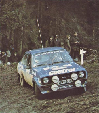 Hannu Mikkola - Arne Hertz
29º Lombard Rac Rally 1980. Ford Escort RS1800 MKII (EUW 939V). Clasificado 2º.

Del 16 al 19 de Noviembre, Bath, Inglaterra.
Superficie: asfalto - tierra.

El Rally tenia un total de 2896 km de los que 708.09 km divididos en 70 tramos eran especiales, (3 de ellas fueron canceladas SS10 Kilburn de 3.06 Km, SS18 Guisborough de 7.24 Km y SS19 Ingleby de 4.02 Km).

Se inscribieron 150 equipos. tomaron la salida 142, finalizaron 48.@
Palabras clave: ;Ford;Escort;MKII;RAC_Rally;Lombard;1980