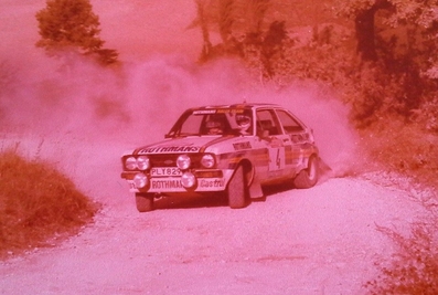 Ari Vatanen - David Richards
22º Rally Sanremo 1980. Ford Escort RS1800 MKII (PLY 829W). Clasificado 2º.
Rothmans Rally Team

Del 6 al 11 de Octubre, Sanremo, Imperia, Liguria, Italia.
Superficie: asfalto - tierra.

El Rally tenia un total de 2868 km de los que 821 km divididos en 51 tramos eran especiales, (2 de ellas fueron canceladas SS7 y SS8).

Se inscribieron 88 equipos, tomaron la salida 77, finalizaron 19.@
Palabras clave: Ford;Escort;MKII;Sanremo;1980;MKII