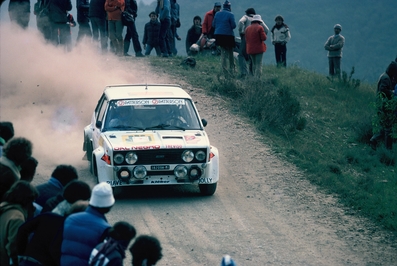 Antonio (Tonino) Tognana - Sergio Cresto
13º Rallye dell'Isola d'Elba 1980. Fiat 131 Abarth (MI 18209H). Clasificado 2º.

Del 17 al 19 de Abril, Portoferraio, Italia.
Superficie: asfalto - tierra.

Tomaron la salida 140 equipos, finalizaron 35.@
Palabras clave: Tonino_Tognana;Sergio_Cresto;Elba;Fiat;1980
