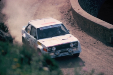 Antonio (Tonino) Tognana - Sergio Cresto
13º Rallye dell'Isola d'Elba 1980. Fiat 131 Abarth (MI 18209H). Clasificado 2º.

Del 17 al 19 de Abril, Portoferraio, Italia.
Superficie: asfalto - tierra.

Tomaron la salida 140 equipos, finalizaron 35.@
Palabras clave: Tonino_Tognana;Sergio_Cresto;Elba;Fiat;1980