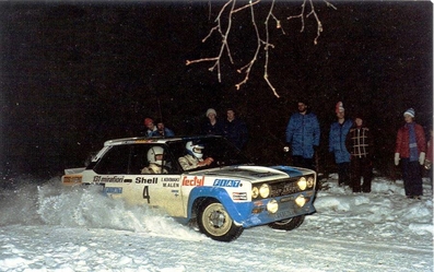 Markku Alén - Ilkka Kivimaki
25º Hankiralli 1980. Fiat 131 Abarth. Clasificado 3º.
Tomaron la salida 81 equipos, finalizaron 33.@
Palabras clave: Markku_Alen;Fiat;Abarth;Hankirally;1980;Nieve