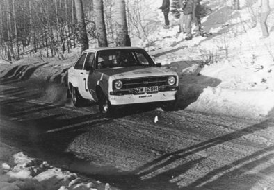 Hannu Mikkola - Arne Hertz
30º International Swedish Rally 1980. Ford Escort RS 1800 MKII (STW  129R). Clasificado 4º.

Del 15 al 17 de Febrero, Stockholm, Karlstad, Suecia.
Superficie: nieve - hielo.

El Rally constaba de 413.50 km cronometrados divididos en 3 etapas y 29 tramos especiales.

Tomaron la salida 146 equipos, finalizaron 79.@
Palabras clave: Ford;Escort;MKII;Suecia;1980;Nieve