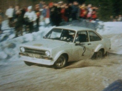 Hannu Mikkola - Arne Hertz
30º International Swedish Rally 1980. Ford Escort RS 1800 MKII (STW  129R). Clasificado 4º.

Del 15 al 17 de Febrero, Stockholm, Karlstad, Suecia.
Superficie: nieve - hielo.

El Rally constaba de 413.50 km cronometrados divididos en 3 etapas y 29 tramos especiales.

Tomaron la salida 146 equipos, finalizaron 79.@
Palabras clave: Ford;Escort;MKII;Suecia;1980;Nieve