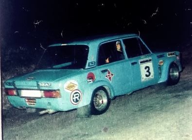 Ricardo Muñoz "Rizos" -  Abella Chefo
12º Rally Shalymar 1980. Seat 124 / 2000 -Gr.5- (B-7271-BZ). Clasificado 4º.

Del 6 al 7 de Diciembre, Madrid, España.
Superficie: asfalto.

El Rally constaba de dos etapas y 23 tramos cronometrados. Desconocemos tanto los kilómetros totales cronometrados como los de la prueba.

Tomaron la salida 82 equipos, finalizaron 52.

Comentario de Ricardo Muñoz (Rizos) el 21-03-2022
"Última salida, con el coche (Ex-Zanini) cedido por Seat para obtener puntos para el Campeonato de Constructores, que se consiguió, sobre todo por los puntos aportados por Pablo de Sousa.

El rallye lo ganó Jorge de Bagration (Lancia Stratos), por delante de otro Stratos conducido por Bilo Oliveras y José Antonio Fombona con un Fiat 131 Abarth".
@
Palabras clave: Ricardo_Muñoz;Seat;Shalymar;1980