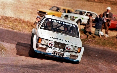 Henri Toivonen - Paul White 
17º Atcost West Park International Welsh Rally 1980. Talbot Sunbeam Lotus. Clasificado 4º.
Tomaron la salida 119 equipos, finalizaron 71.@
Palabras clave: 1979;Talbot;Sunbeam;Lotus;Henri_Toivonen