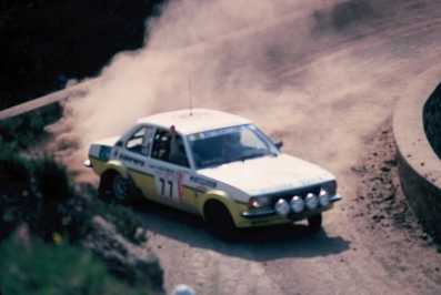 Massimo (Miki) Biasion - Tiziano Siviero
13º Rallye dell'Isola d'Elba 1980. Opel Ascona B (VI 437679). Clasificado 4º.

Del 17 al 19 de Abril, Portoferraio, Italia.
Superficie: asfalto - tierra.

Tomaron la salida 140 equipos, finalizaron 35.@
Palabras clave: ;Tiziano_Siviero;Elba;Opel;1980
