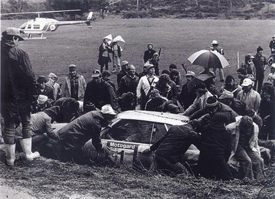 Björn Waldegard - Hans Thorszelius
11º Motogard Rally of New Zealand 1980. Mercedes-Benz 500 SLC (JU 800). Clasificado 5º.

Del 13 al 17 Septiembre, Nelson, Nueva Zelanda.
Superficie: tierra - asfalto.1034.00 km 

El Rally tenia un total de 2191.00 km de los que 1034.00 km divididos en 41 tramos eran especiales.

Tomaron la salida 85 equipos, finalizaron 43.@
Palabras clave: Bjorn_Waldegard;Mercedes;SLC;Nueva_Zelanda;1980