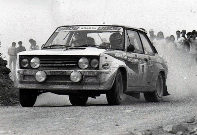 Walter Röhrl - Christian Geistdörfer
27º Acropolis Rally 1980. Fiat 131 Abarth (TO R92448). Clasificado 5º.

Del 26 al 29 de Mayo, Atenas, Grecia.
Superficie: tierra.

El Rally tenia un total de 2743.86 km de los que 964 km divididos en 56 tramos eran especiales, (una de ellas fue cancelada SS55 Railway de 9,20 Km).

Se inscribieron 154 equipos, tomaron la salida 148, finalizaron 37.@
Palabras clave: Walter_Röhrl;Fiat;Abarth;Acropolis;Grecia;1980