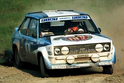 Walter Röhrl - Christian Geistdörfer
27º Acropolis Rally 1980. Fiat 131 Abarth (TO R92448). Clasificado 5º.

Del 26 al 29 de Mayo, Atenas, Grecia.
Superficie: tierra.

El Rally tenia un total de 2743.86 km de los que 964 km divididos en 56 tramos eran especiales, (una de ellas fue cancelada SS55 Railway de 9,20 Km).

Se inscribieron 154 equipos, tomaron la salida 148, finalizaron 37.@
Palabras clave: Walter_Röhrl;Fiat;Abarth;Acropolis;Grecia;1980