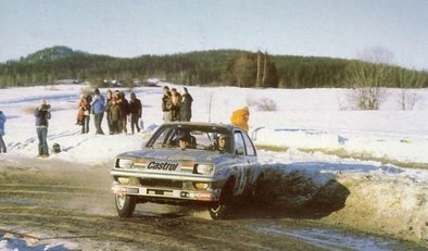 Pentti Airikkala - Risto Virtanen
30º International Swedish Rally 1980. Vauxhall Chevette 2300 HS (BVE 187V 708). Clasificado 6º.

Del 15 al 17 de Febrero, Stockholm, Karlstad, Suecia.
Superficie: nieve - hielo.

El Rally constaba de 413.50 km cronometrados divididos en 3 etapas y 29 tramos especiales.

Tomaron la salida 146 equipos, finalizaron 79.@
Palabras clave: Suecia;Vauxhall;Chevette;Suecia;1980;Nieve