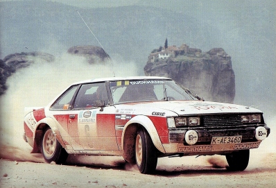 Ove Andersson - Henry Liddon
27º Acropolis Rally 1980. Toyota Celica 2000GT (K-AE 3460). Clasificado 6º.

Del 26 al 29 de Mayo, Atenas, Grecia.
Superficie: asfalto - tierra.

El Rally tenia un total de 2743.86 km de los que 964 km divididos en 56 tramos eran especiales, (una de ellas fue cancelada SS55 Railway de 9,20 Km).

Se inscribieron 154 equipos, tomaron la salida 148, finalizaron 37.@
Palabras clave: Ove_Andersson;Toyota;Celica;Acropolis;Grecia;1980;Meteora