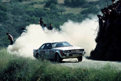 Ove Andersson - Henry Liddon
27º Acropolis Rally 1980. Toyota Celica 2000GT (K-AE 3460). Clasificado 6º.

Del 26 al 29 de Mayo, Atenas, Grecia.
Superficie: asfalto - tierra.

El Rally tenia un total de 2743.86 km de los que 964 km divididos en 56 tramos eran especiales, (una de ellas fue cancelada SS55 Railway de 9,20 Km).

Se inscribieron 154 equipos, tomaron la salida 148, finalizaron 37.@
Palabras clave: Ove_Andersson;Toyota;Celica;Acropolis;Grecia;1980