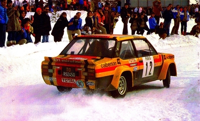 Michèle Mouton - Annie Arrii
48º Rallye Automobile de Monte-Carlo 1980. Fiat 131 Abarth (TO R92450). Clasificada 7ª y 1ª en Copa de Damas.
Fiat France

Del 19 al 25 de Enero, Monte-Carlo.
Superficie: asfalto - nieve.

El Rally tenia un total de 3063.30 km de los que 695.30 km divididos en 33 tramos eran especiales (4 de ellas fueron canceladas SS17 Pont du Fosse - Romette de 21 Km, SS20 Col du Corobin de 15 Km, SS32 Pont des Miolans - St Auban 2 de 24 Km y SS33 Roquesteron - Boyon 3 de 18 Km).

Se inscribieron 255 equipos, tomaron la salida 237, finalizaron 88.@
Palabras clave: Michele_Mouton;Montecarlo;Fiat;Abarth;1980;nieve;Mujeres;Womens