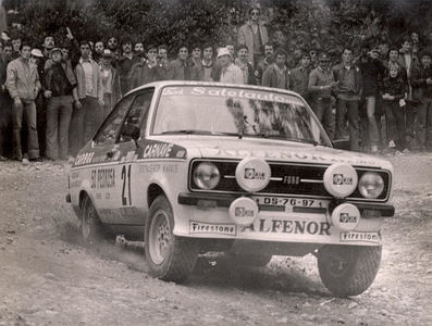 Carlos Torres sen. - Antònio Morais
14º Rally de Portugal Vinho do Porto 1980. Ford Escort MKII. Clasificado 7º.

Del 4 al 9 de Marzo, Estoril, Portugal.
Superficie: asfalto - tierra.

El Rally tenia un total de 2641.4 km de los que 673.50 km divididos en 47 tramos eran especiales.

Tomaron la salida 101 equipos, finalizaron 16.@
Palabras clave: Ford;Escort;MKII;Portugal;1980