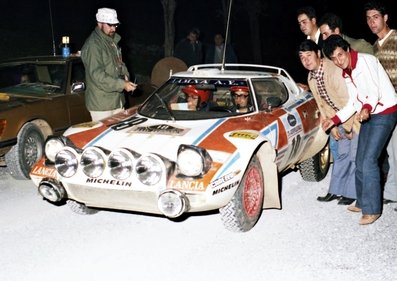 Tassos Livieratos "Siroco" - Emmanouel (Manólis) Makrinos
27º Acropolis Rally 1980. Lancia Stratos HF. Clasificado 9º.

Del 26 al 29 de Mayo, Atenas, Grecia.
Superficie: tierra.

El Rally tenia un total de 2743.86 km de los que 964 km divididos en 56 tramos eran especiales, (una de ellas fue cancelada SS55 Railway de 9,20 Km).

Se inscribieron 154 equipos, tomaron la salida 148, finalizaron 37.


COPYRIGHT Giorgos Davaroukas
@
Palabras clave: Lancia;Stratos;Acropolis;Grecia;1980