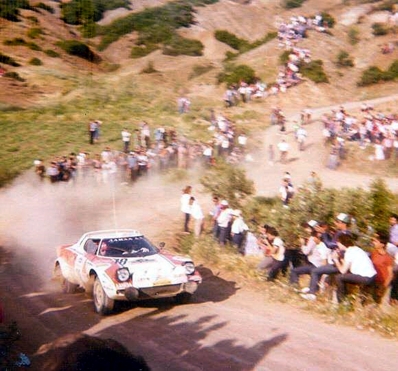 Tassos Livieratos "Siroco" - Emmanouel (Manólis)
27º Acropolis Rally 1980. Lancia Stratos HF. Clasificado 9º.

Del 26 al 29 de Mayo, Atenas, Grecia.
Superficie: tierra.

El Rally tenia un total de 2743.86 km de los que 964 km divididos en 56 tramos eran especiales, (una de ellas fue cancelada SS55 Railway de 9,20 Km).

Se inscribieron 154 equipos, tomaron la salida 148, finalizaron 37.@
Palabras clave: Lancia;Stratos;Acropolis;Grecia;1980