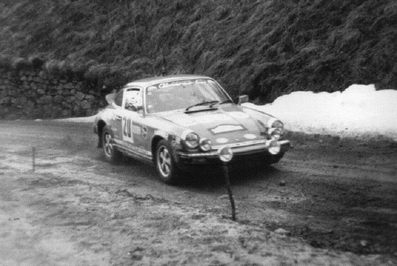 Alain Coppier - Josépha Laloz
48º Rallye Automobile de Monte-Carlo 1980. Porsche 911 SC (6905 RQ 34). Clasificado 9º.
Con el mismo tiempo de Salvador Servià - Alex Brustenga con Ford Fiesta 1600S (B-8267-DX).

Del 19 al 25 de Enero, Monte-Carlo.
Superficie: asfalto - nieve.

El Rally tenia un total de 3063.30 km de los que 695.30 km divididos en 33 tramos eran especiales, (4 de ellas fueron canceladas SS17 Pont du Fosse - Romette de 21 Km, SS20 Col du Corobin de 15 Km, SS32 Pont des Miolans - St Auban 2 de 24 Km y SS33 Roquesteron - Boyon 3 de 18 Km).

Se inscribieron 255 equipos, tomaron la salida 237, finalizaron 88.@
Palabras clave: ;Porsche;Montecarlo;1980