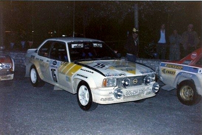 Klaus-Joachim (Jochi) Kleint - Gunter Wanger
27º Acropolis Rally 1980. Opel Ascona 400 (GG-CH 226). Clasificado 11º.

Del 26 al 29 de Mayo, Atenas, Grecia.
Superficie: tierra.

El Rally tenia un total de 2743.86 km de los que 964 km divididos en 56 tramos eran especiales, (una de ellas fue cancelada SS55 Railway de 9,20 Km).

Se inscribieron 154 equipos, tomaron la salida 148, finalizaron 37.@
Palabras clave: Jochi_Kleint;Opel;Ascona;Acropolis;Grecia;1980