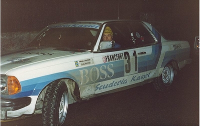 Ingvar Carlsson - Claes Billstam
48º Rallye Automobile de Monte-Carlo 1980. Mercedes-Benz 280 CE (KS-CM444). Clasificado 11º.

Del 19 al 25 de Enero, Monte-Carlo.
Superficie: asfalto - nieve.

El Rally tenia un total de 3063.30 km de los que 695.30 km divididos en 33 tramos eran especiales, (4 de ellas fueron canceladas SS17 Pont du Fosse - Romette de 21 Km, SS20 Col du Corobin de 15 Km, SS32 Pont des Miolans - St Auban 2 de 24 Km y SS33 Roquesteron - Boyon 3 de 18 Km).

Se inscribieron 255 equipos, tomaron la salida 237, finalizaron 88.@
Palabras clave: ;Mercedes_Benz;Montecarlo;1980