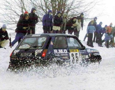 Bruno Saby - Jean-Marc Andrié
48º Rallye Automobile de Monte-Carlo 1980. Renault 5 Alpine (6115 VE 38). Clasificado 15º.

Del 19 al 25 de Enero, Monte-Carlo.
Superficie: asfalto - nieve.

El Rally tenia un total de 3063.30 km de los que 695.30 km divididos en 33 tramos eran especiales, (4 de ellas fueron canceladas SS17 Pont du Fosse - Romette de 21 Km, SS20 Col du Corobin de 15 Km, SS32 Pont des Miolans - St Auban 2 de 24 Km y SS33 Roquesteron - Boyon 3 de 18 Km).

Se inscribieron 255 equipos, tomaron la salida 237, finalizaron 88.@
Palabras clave: ;Renault;Turbo;Montecarlo;1980;nieve