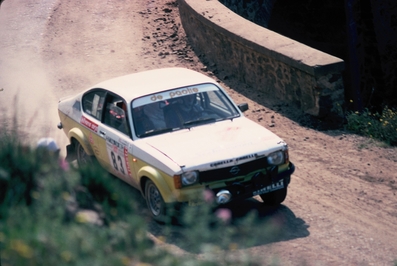 "Benny" Bussotti - M. D'Apollo
13º Rallye dell'Isola d'Elba 1980. Opel Kadet GT/E (LI 271678). Clasificado 15º.

Del 17 al 19 de Abril, Portoferraio, Italia.
Superficie: asfalto - tierra.

Tomaron la salida 140 equipos, finalizaron 35.@
Palabras clave: Opel;Elba;1980