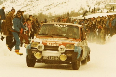 Paul Rouby - Henri Pluton
48º Rallye Automobile de Monte-Carlo 1980. Renault 5 Alpine (8071 RB 84). Clasificado 25º.

Del 19 al 25 de Enero, Monte-Carlo.
Superficie: asfalto - nieve.

El Rally tenia un total de 3063.30 km de los que 695.30 km divididos en 33 tramos eran especiales (4 de ellas fueron canceladas SS17 Pont du Fosse - Romette de 21 Km, SS20 Col du Corobin de 15 Km, SS32 Pont des Miolans - St Auban 2 de 24 Km y SS33 Roquesteron - Boyon 3 de 18 Km).

Se inscribieron 255 equipos, tomaron la salida 237, finalizaron 88.@
Palabras clave: Renault;Alpine;Montecarlo;1980;nieve
