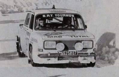 Michel Bernez - Régis Jeandenand
48º Rallye Automobile de Monte-Carlo 1980. Simca Rallye3 (5525 RQ 71). Clasificado 58º.

Del 19 al 25 de Enero, Monte-Carlo.
Superficie: asfalto - nieve.

El Rally tenia un total de 3063.30 km de los que 695.30 km divididos en 33 tramos eran especiales, (4 de ellas fueron canceladas SS17 Pont du Fosse - Romette de 21.00 Km, SS20 Col du Corobin de 15.00 Km, SS32 Pont des Miolans - St Auban 2 de 24.00 Km y SS33 Roquesteron - Boyon 3 de 18.00 Km).

Se inscribieron 255 equipos, tomaron la salida 237, finalizaron 126.@
Palabras clave: Simca;Rallye;Montecarlo;1980;nieve