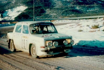 Michel Bernez - Régis Jeandenand
48º Rallye Automobile de Monte-Carlo 1980. Simca Rallye3 (5525 RQ 71). Clasificado 58º.

Del 19 al 25 de Enero, Monte-Carlo.
Superficie: asfalto - nieve.

El Rally tenia un total de 3063.30 km de los que 695.30 km divididos en 33 tramos eran especiales, (4 de ellas fueron canceladas SS17 Pont du Fosse - Romette de 21.00 Km, SS20 Col du Corobin de 15.00 Km, SS32 Pont des Miolans - St Auban 2 de 24.00 Km y SS33 Roquesteron - Boyon 3 de 18.00 Km).

Se inscribieron 255 equipos, tomaron la salida 237, finalizaron 126.@
Palabras clave: Simca;Rallye;Montecarlo;1980;nieve