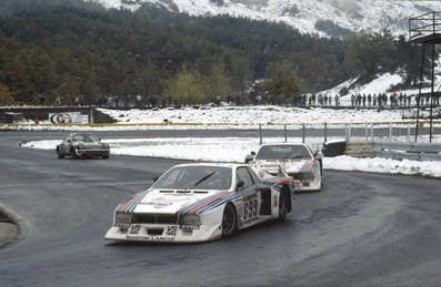 Giro d'Italia Automobilistico 1980
Lancia Beta Montecarlo Turbo Gr.5 (Martini Racing)
No699: Michele Alboreto - Attilio Bettega - Arnaldo Bernacchini
detrà¡s
No698: Riccardo Patrese - Markku Alén - Ilkka Kivimäki
(Konstantinos 'Elaborus' Papagiannopoulos)@@
Palabras clave: Michele_Alboreto;Attilio_Bettega;Arnaldo_Bernacchini;Lancia;Beta;Montecarlo;1980;Giro_Italia_Automobilistico;Riccardo_Patresse;Markku_Alen;Ilkka_Kivimaki