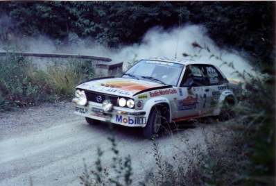 Antonio Fassina (Tony) - Roberto Dalpozzo (Rudy)
22º Rally de San Remo 1980. Opel Ascona 400 (NA E48787). Abandonó por los frenos en SS28 Patterson 1 de 19.90 Km.

Del 6 al 11 de Octubre, Sanremo, Imperia, Liguria, Italia.
Superficie: asfalto - tierra.

El Rally tenia un total de 2868 km de los que 821 km divididos en 51 tramos eran especiales, (2 de ellas fueron canceladas SS7 y SS8).

Se inscribieron 88 equipos, tomaron la salida 77, finalizaron 19.@
Palabras clave: ;Sanremo;Opel;Ascona;1980