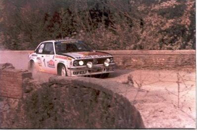 Antonio Fassina (Tony) - Roberto Dalpozzo (Rudy)
22º Rally de San Remo 1980. Opel Ascona 400 (NA E48787). Abandonó por los frenos en SS28 Patterson 1 de 19.90 Km.

Del 6 al 11 de Octubre, Sanremo, Imperia, Liguria, Italia.
Superficie: asfalto - tierra.

El Rally tenia un total de 2868 km de los que 821 km divididos en 51 tramos eran especiales, (2 de ellas fueron canceladas SS7 y SS8).

Se inscribieron 88 equipos, tomaron la salida 77, finalizaron 19.@
Palabras clave: ;Sanremo;Opel;Ascona;1980