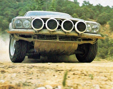 Bjorn Waldegard - Hans Thorszelius
27º Acropolis Rally 1980. Mercedes-Benz 450 SLC 5.0 (S-DY 6608). Abandonó por la junta de culata en SS48 New Leondarion de 13.90 km.
Daimler-Benz

Del 26 al 29 de Mayo, Atenas, Grecia.
Superficie: tierra.

El Rally tenia un total de 2743.86 km de los que 964 km divididos en 56 tramos eran especiales, (una de ellas fue cancelada SS55 Railway de 9,20 Km).

Se inscribieron 154 equipos, tomaron la salida 148, finalizaron 37.@

Del 26 al 29 de Mayo, Atenas, Grecia.
Superficie: tierra.

El Rally tenia un total de 2743.86 km de los que 964 km divididos en 56 tramos eran especiales, (una de ellas fue cancelada SS55 Railway de 9,20 Km).

Se inscribieron 154 equipos, tomaron la salida 148, finalizaron 37.@
Palabras clave: ;Acropolis;Grecia;Mercedes;Benz;SLC;1980