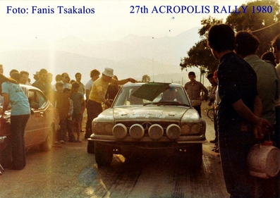 Bjorn Waldegard - Hans Thorszelius
27º Acropolis Rally 1980. Mercedes-Benz 450 SLC 5.0 (S-DY 6608). Abandonó por la junta de culata en SS48 New Leondarion de 13.90 km.
Daimler-Benz

Del 26 al 29 de Mayo, Atenas, Grecia.
Superficie: tierra.

El Rally tenia un total de 2743.86 km de los que 964 km divididos en 56 tramos eran especiales, (una de ellas fue cancelada SS55 Railway de 9,20 Km).

Se inscribieron 154 equipos, tomaron la salida 148, finalizaron 37.@

Del 26 al 29 de Mayo, Atenas, Grecia.
Superficie: tierra.

El Rally tenia un total de 2743.86 km de los que 964 km divididos en 56 tramos eran especiales, (una de ellas fue cancelada SS55 Railway de 9,20 Km).

Se inscribieron 154 equipos, tomaron la salida 148, finalizaron 37.@
Palabras clave: ;Acropolis;Grecia;Mercedes;Benz;SLC;1980