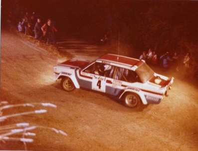 Michèle Mouton - Françoise Conconi
23º Critérium des Cévennes 1980. Fiat 131 Abarth.
Dominaba la prueba desde el primer tramo hasta el cuarto, teniendo que abandonar por rotura de dirección.

Del 22 al 23 de Noviembre, Montpellier.
Superficie: asfalto.

La prueba tenía un total de 716.00 km de los que 417.00 km divididos en 15 tramos eran especiales.

Tomaron la salida 276 equipos, finalizaron 116.
@
Palabras clave: Michele_Mouton;Criterium_Cevennes;Fiat;Abarth;1980