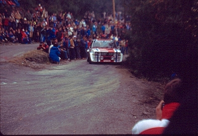 Michèle Mouton - Françoise Conconi
23º Critérium des Cévennes 1980. Fiat 131 Abarth.
Dominaba la prueba desde el primer tramo hasta el cuarto, teniendo que abandonar por rotura de dirección.

Del 22 al 23 de Noviembre, Montpellier.
Superficie: asfalto.

La prueba tenía un total de 716.00 km de los que 417.00 km divididos en 15 tramos eran especiales.

Tomaron la salida 276 equipos, finalizaron 116.
@
Palabras clave: Michele_Mouton;Criterium_Cevennes;Fiat;Abarth;1980