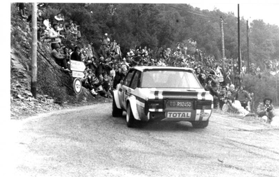 Michèle Mouton - Françoise Conconi
23º Critérium des Cévennes 1980. Fiat 131 Abarth.
Dominaba la prueba desde el primer tramo hasta el cuarto, teniendo que abandonar por rotura de dirección.

Del 22 al 23 de Noviembre, Montpellier.
Superficie: asfalto.

La prueba tenía un total de 716.00 km de los que 417.00 km divididos en 15 tramos eran especiales.

Tomaron la salida 276 equipos, finalizaron 116.
@
Palabras clave: Michele_Mouton;Criterium_Cevennes;Fiat;Abarth;1980