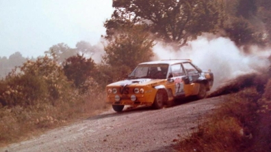 Markku Alén - Ilkka Kivimaki
22º Rallye San Remo 1980. Fiat 131 Abarth (PD 514333). Abandonó por motor en SS18 Martini Egal 2 de 11.70 Km.

Del 6 al 11 de Octubre, Sanremo, Imperia, Liguria, Italia.
Superficie: asfalto - tierra.
El Rally tenia un total de 2868.00 km de los que 821.00 km divididos en 51 tramos eran especiales, (2 de ellas fueron canceladas SS7 y SS8).
Se inscribieron 88 equipos, tomaron la salida 77, finalizaron 19.@
Palabras clave: Markku_Alen;Fiat;Abarth;Sanremo;1980