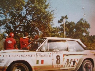 Attilio Bettega - Arnaldo Bernacchini
24º Tour de Corse 1980. Fiat 131 Abarth (TO V33681). Abandonó por accidente en SS11 Barchetta - Ponte Nuovo de 80,10 Km.

Del 24 al 25 de Octubre, Ajaccio, Córcega, Francia.
Superficie: asfalto.asphalt 1128.10 km

El Rally tenia un total de 1603 km de los que 1128.10 km divididos en 18 tramos eran especiales.

Kilómetros de algunos de los tramos:
SS2 Acqua d'Oria - Bicchisano de 69.10 km
SS5 Liamone - Suaricchio de 83.70 km
SS6 Santa Maria - Abbazia de 114.20 km
SS8 Aullene de 81.80 km
SS9 Muracciole - Pont St Laurent de 84.20 km
SS11 Barchetta - Ponte Nuovo de 80.10 km
SS12 Moltifao - Montegrosso de 78.80 km
SS13 Calvi - Marignana de 95.30 km
SS14 St Roch - Suariccio de 78.40 km
SS17 Quenza - Santa Giulia de 86.50 km
SS18 Calvese - Agosta de 58.80 km

Se inscribieron 133, tomaron la salida 122, finalizaron 16.
@
Palabras clave: Attilio_Bettega;Corse;Corcega;Fiat;Abarth;1980