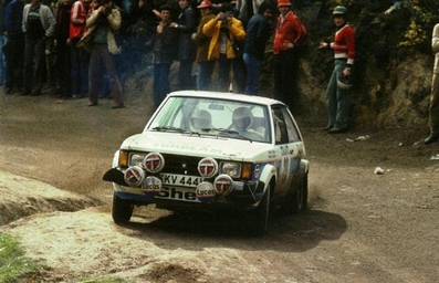 Henri Toivonen - Antero Lindqvist
14º Rallye de Portugal - Vinho do Porto 1980. Talbot Sunbeam Lotus (KKV 444V). Abandonó por eje trasero en SS25 Cabreira de 26,50 Km.

Del 4 al 9 de Marzo, Estoril, Portugal.
Superficie: asfalto - tierra.

El Rally tenia un total de 2641.4 km de los que 673.50 km divididos en 47 tramos eran especiales.

Tomaron la salida 101 equipos, finalizaron 16.@
Palabras clave: Henri_Toivonen;Talbot;Sunbeam;Lotus;Portugal;1980