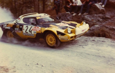 Fabrizio Tabaton - Emilio Radaelli
22º Rallye Sanremo 1980. Lancia Stratos HF (GE 739328).
Abandonó por motor en SS11 Novolan de 11.90 Km.

Del 6 al 11 de Octubre, Sanremo, Imperia, Liguria, Italia.
Superficie: asfalto - tierra.

El Rally tenia un total de 2868 km de los que 821 km divididos en 51 tramos eran especiales, (2 de ellas fueron canceladas SS7 y SS8).

Se inscribieron 88 equipos, tomaron la salida 77, finalizaron 19.@
Palabras clave: ;Emilio_Radaelli;Lancia;Stratos;Sanremo;1980