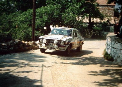 Ari Vatanen - David Richards
28º Acrópolis Rally 1981. Ford Escort RS1800 MKII (DKP 191T). Clasificado 1º.

Del 1 al 4 de Junio, Atenas - Piraeus, Grecia.
Superficie: tierra.

El Rally tenia un total de 2506 km de los que 995.59 km divididos en 57 tramos eran especiales, (2 de ellas fueron canceladas SS4 New Prodromos de 33 Km y SS35 Mandra de 7.90 Km).

Tomaron la salida 133 equipos, finalizaron 22.@
Palabras clave: ;Ford;Escort;RS1800;MKII;Grecia;Acropolis;1981;MKII