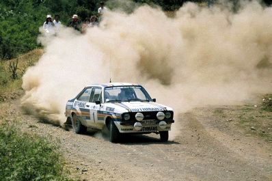 Ari Vatanen - David Richards
28º Acrópolis Rally 1981. Ford Escort RS1800 MKII (DKP 191T). Clasificado 1º.

Del 1 al 4 de Junio, Atenas - Piraeus, Grecia.
Superficie: tierra.

El Rally tenia un total de 2506 km de los que 995.59 km divididos en 57 tramos eran especiales, (2 de ellas fueron canceladas SS4 New Prodromos de 33 Km y SS35 Mandra de 7.90 Km).

Tomaron la salida 133 equipos, finalizaron 22.@
Palabras clave: ;Ford;Escort;RS1800;MKII;Grecia;Acropolis;1981;MKII