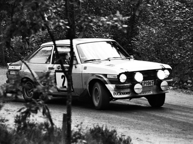 Ari Vatanen - David Richards
31º 1000 Lakes Rally 1981. Ford Escort RS 1800 MKII (DKP 191T). Clasificado 1º.

Del 28 al 30 de Agosto, Jyväskylä, Finlandia.
Superficie: tierra - tierra.

El Rally tenia un total de 1418.89 km de los que 453.09 km divididos en 48 tramos eran especiales, (2 de ellas fueron canceladas SS11 y SS37 Ristijarvi de 13.20 Km).

Se inscribieron 152 equipos, tomaron la salida 146, finalizaron 66.@
Palabras clave: ;Ford;RS;Escort;MKII;Finlandia;1981