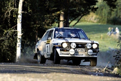 Ari Vatanen - David Richards
31º 1000 Lakes Rally 1981. Ford Escort RS 1800 MKII (DKP 191T). Clasificado 1º.

Del 28 al 30 de Agosto, Jyväskylä, Finlandia.
Superficie: tierra.

El Rally tenia un total de 1418.89 km de los que 453.09 km divididos en 48 tramos eran especiales (2 de ellas fueron canceladas SS11 y SS37 Ristijarvi de 13.20 Km).

Se inscribieron 152 equipos, tomaron la salida 146, finalizaron 66.@
Palabras clave: ;Ford;RS;Escort;MKII;Finlandia;1981