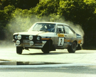 Ari Vatanen - David Richards
31º 1000 Lakes Rally 1981. Ford Escort RS 1800 MKII (DKP 191T). Clasificado 1º.

Del 28 al 30 de Agosto, Jyväskylä, Finlandia.
Superficie: tierra.

El Rally tenia un total de 1418.89 km de los que 453.09 km divididos en 48 tramos eran especiales (2 de ellas fueron canceladas SS11 y SS37 Ristijarvi de 13.20 Km).

Se inscribieron 152 equipos, tomaron la salida 146, finalizaron 66.@
Palabras clave: ;Ford;Escort;MKII;Finlandia;1981