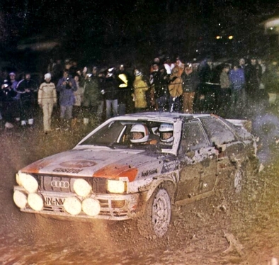 Hannu Mikkola - Arne Hertz
30º Lombard RAC Rally 1981. Audi Quattro. Clasificado 1º.
El Rally tenia un total de 2720 km de los que 722 km divididos en 65 tramos, eran especiales.
Se inscribieron 154 equipos, tomaron la salida 151, finalizaron 54.@
Palabras clave: ;Audi;Quattro;Gran_Bretaña;1981;RAC_Rally